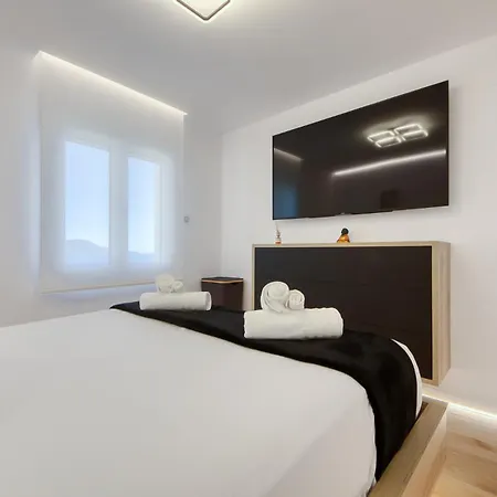 Atico Crucero Vip ロザス