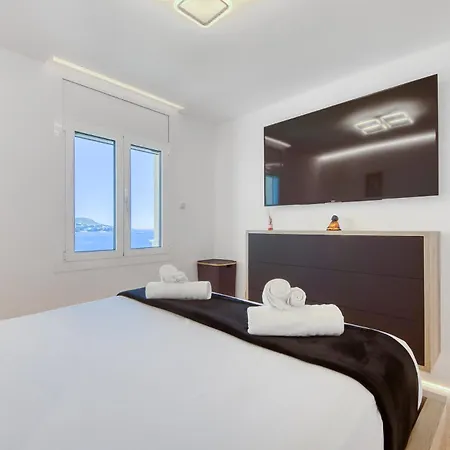 Atico Crucero Vip Apartment