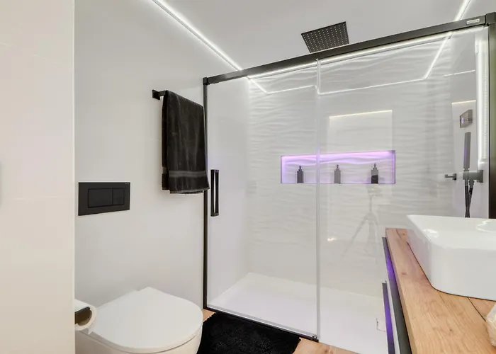Atico Crucero Vip Apartman Roses
